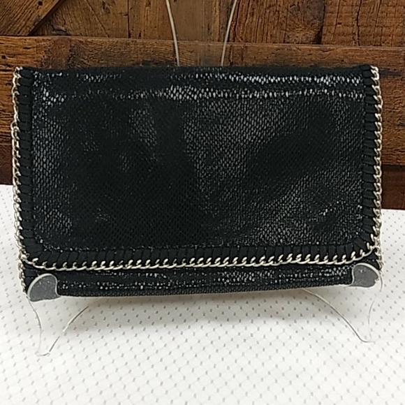Tarnish Handbags - 🟡$8 CLEARANCE Tarnish Lizard Chain Clutch
